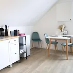 Zentrales, Modernes Fuer 2 Mit Parkplatz *